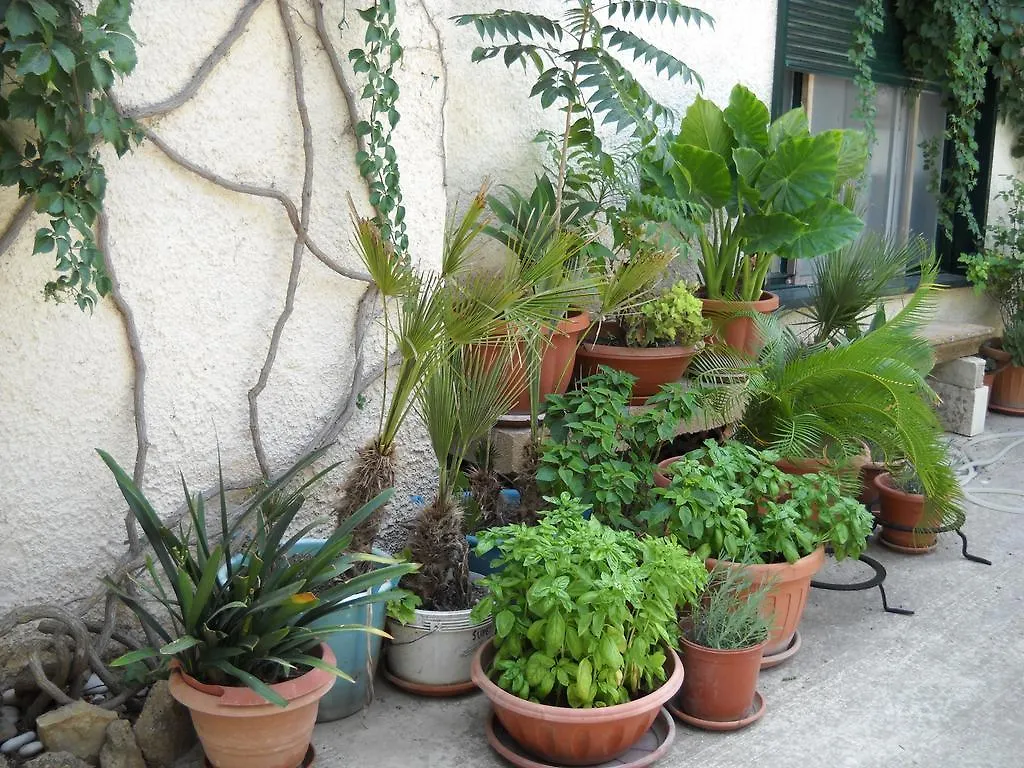 Bed and Breakfast La Regina di Adrano Sambuca di Sicilia 3*,  Italia